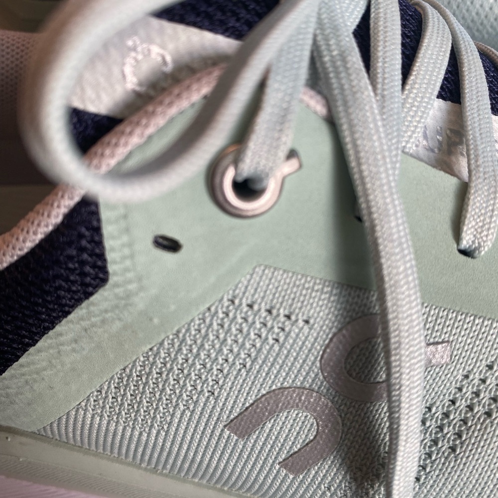 On Running Navy and Mint Sneakers Cloud Surfer Size 8 - Picture 5 of 13